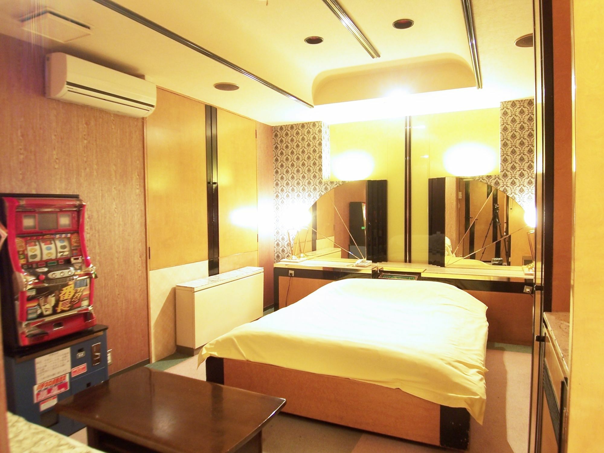 Hotel Pyramid (Adults Only) Himeji Exterior foto